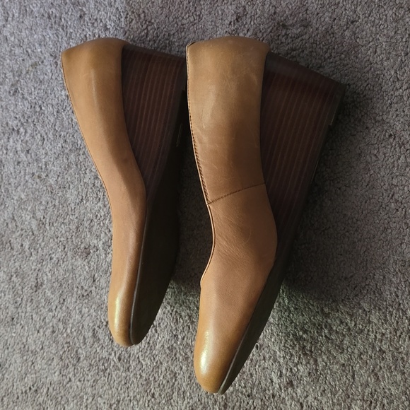 Vionic Antonia wedge pump-tan - Picture 3 of 4